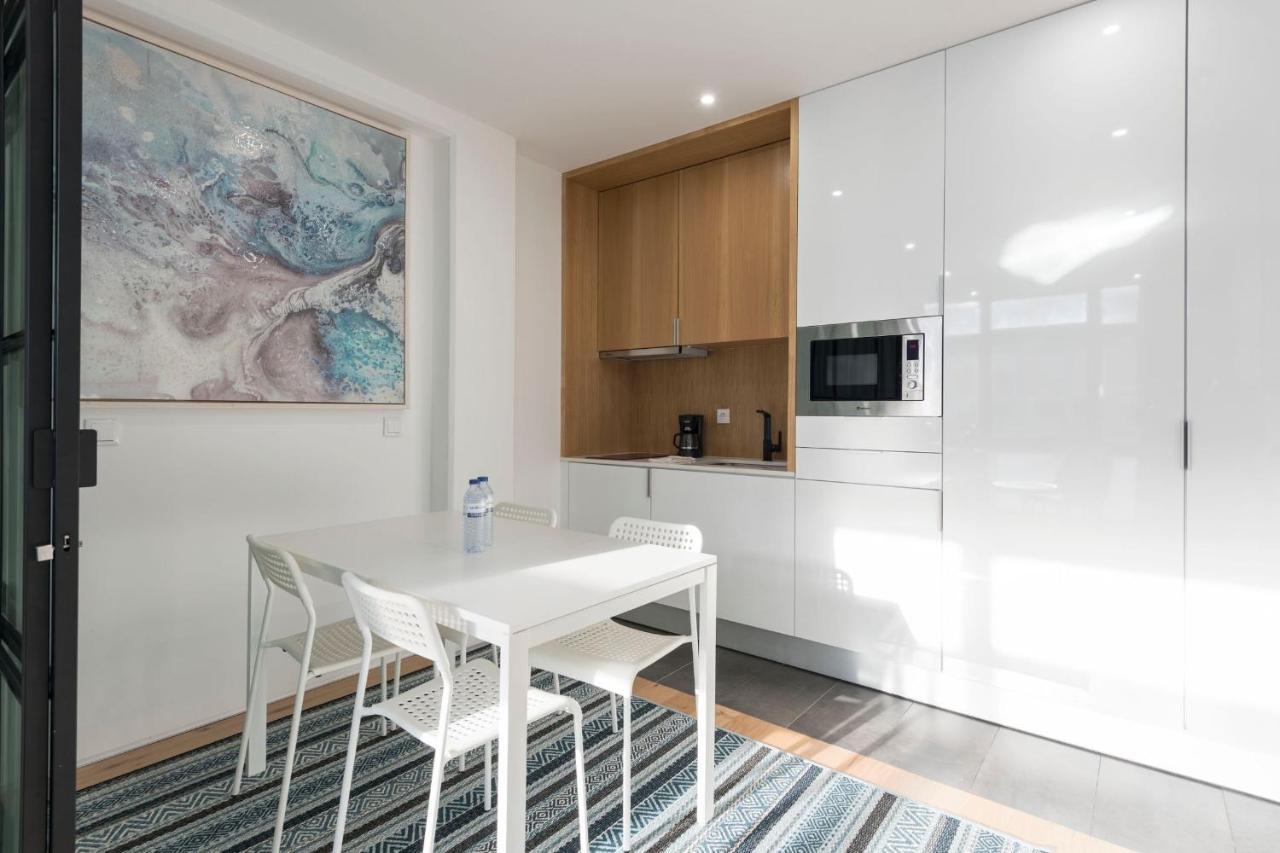 Lovelystay - Wohaza Apartment With Free Private Parking OOporto Exteriör bild